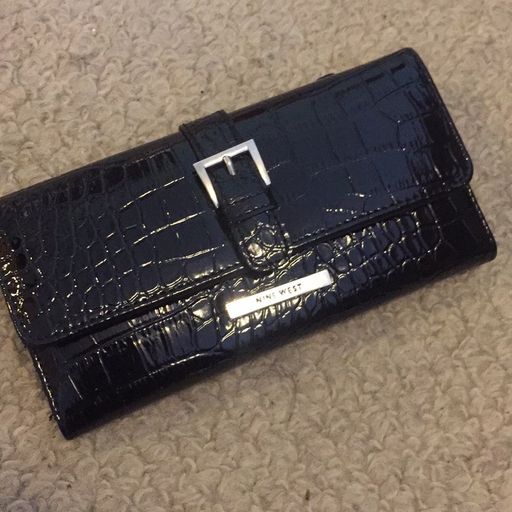 NINE WEST WALLET
